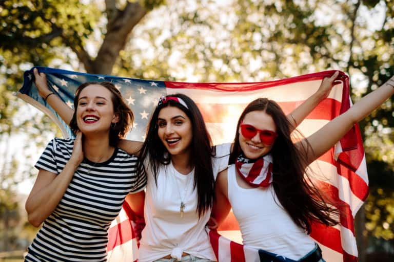 4th of July Outfit Ideas – Show Your Colors in Style