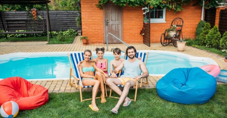 Backyard Swimming Pools Serve up Summer Fun