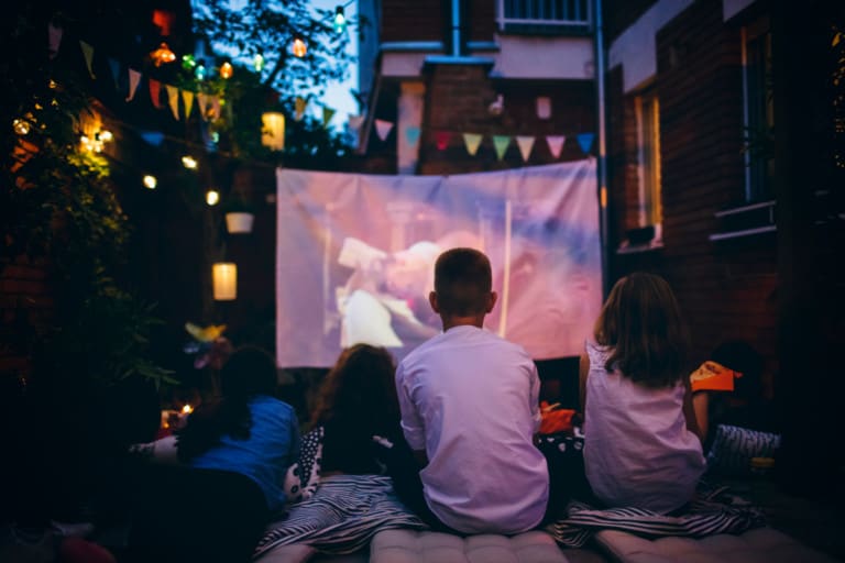 How to Plan the Best Backyard Movie Night