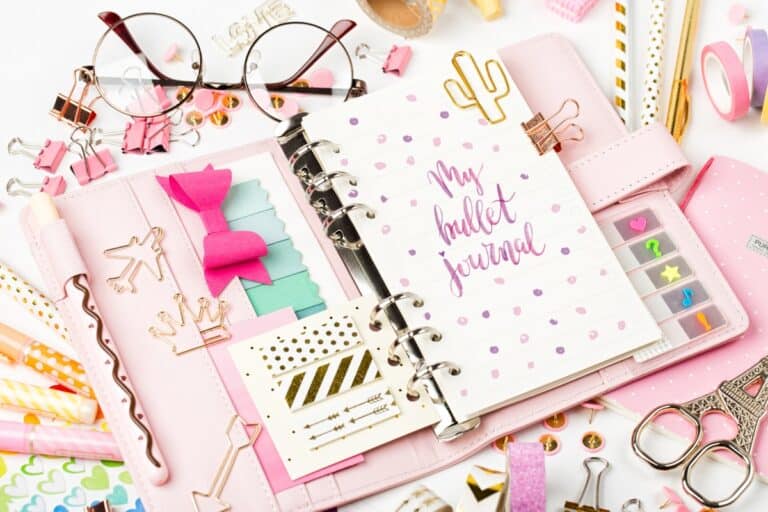 Bullet Journal: The Ultimate Guide for Organizing Everyday Life