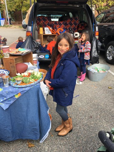 favorito traseira de alimentos para uma festa em um estacionamento, 2 e1573577314308