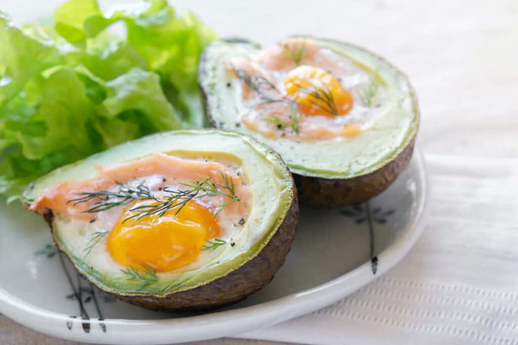 low-carb diet avocado salmon egg