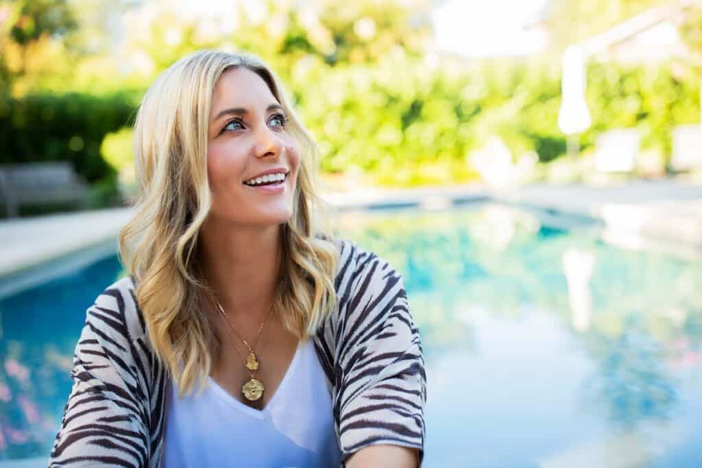 bohemian chic mom on the street