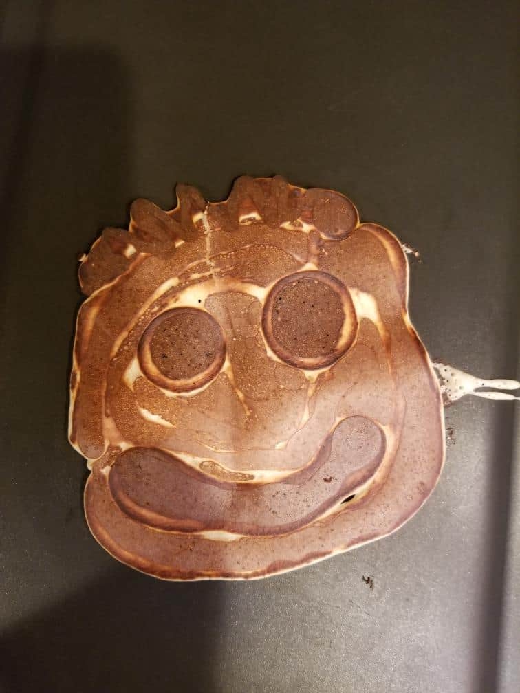 smiley face pancake art