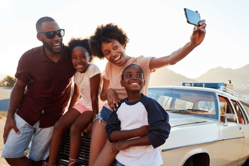 how to take the best family selfie on a road trip.