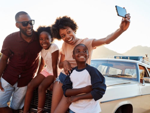 how to take the best family selfie on a road trip.