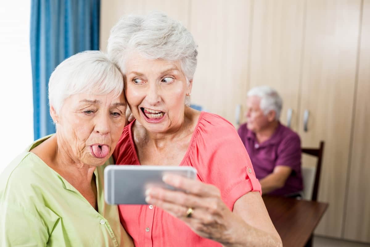 Elders and their smartphone