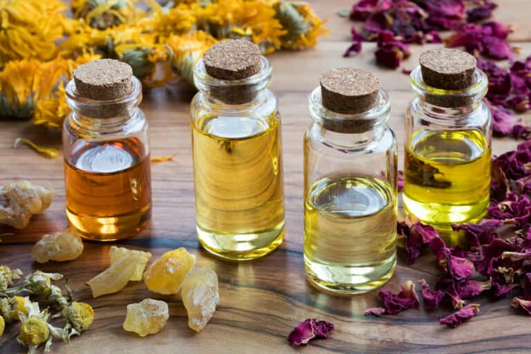 The Best (and Worst) Essential Oils for Pregnancy