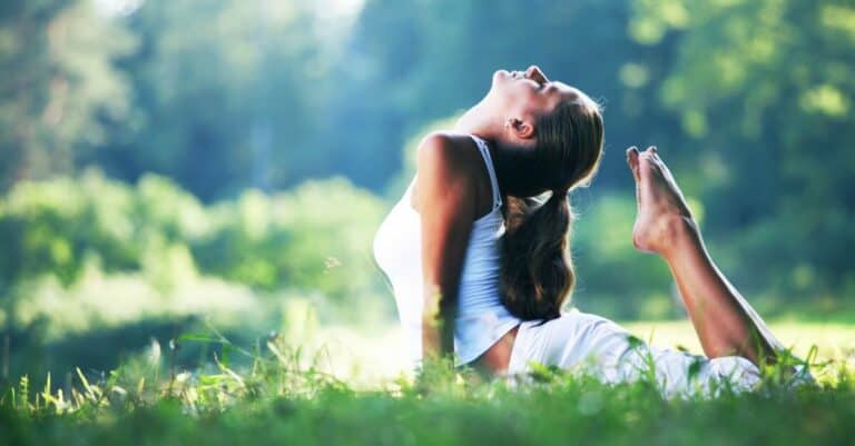 Outdoor Yoga: Tips to Stretch and Strengthen