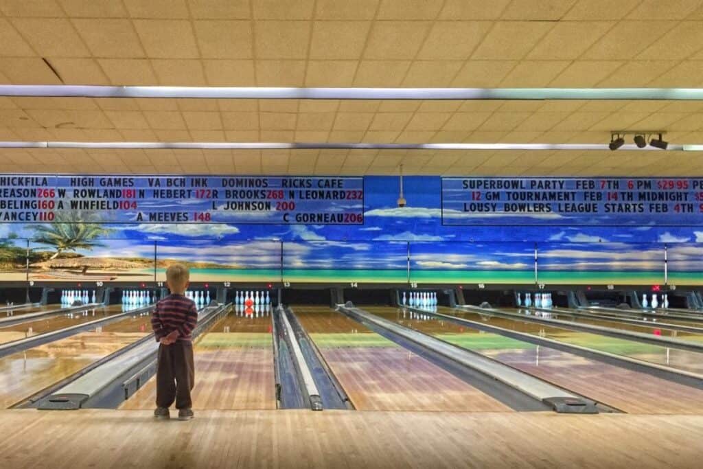 bowling alley rainy day activities virginia beach