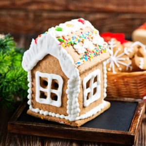 gingerbread houses icing