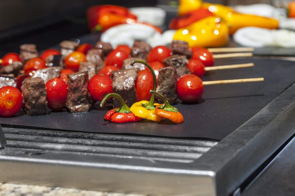 grill mat peppers kebabs