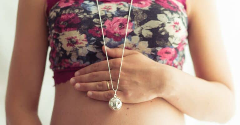 Why Wear a Pregnancy Necklace?