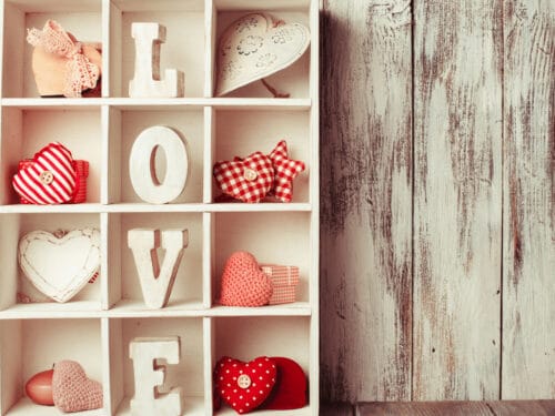 how to decorate for valentine's day; vintage decorations shelf