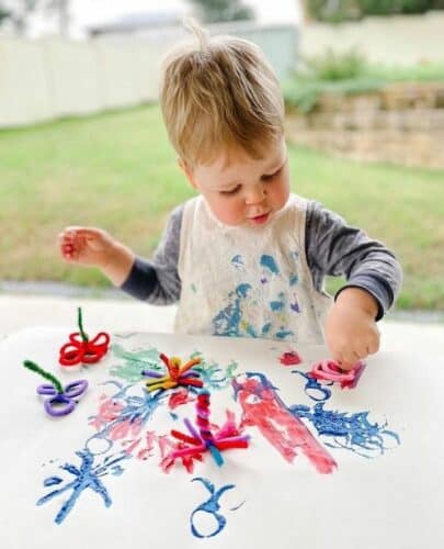 summer crafts for toddlers pipe cleaners