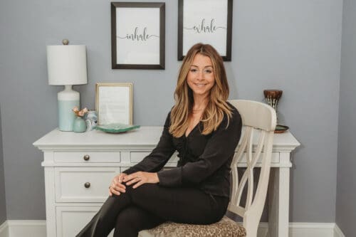 Sophisticated Psychologist Mom on the Street: Nicole Pensak cover photo